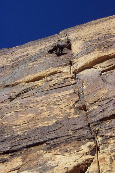 René Vitins leading the crux of Levitation 29.