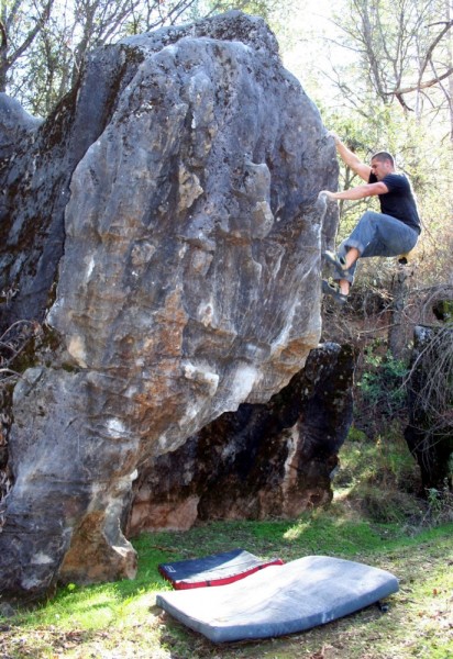 Ryan Smith flashes the Ghost Town Arete - sit start V3.