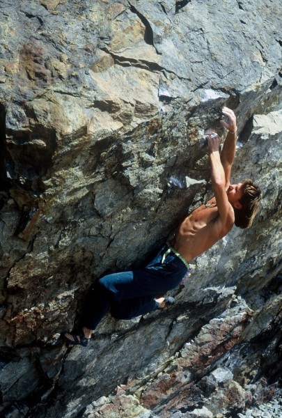 Russ Bobzien does a lap up his classic Manitou &#40;V11&#41;!