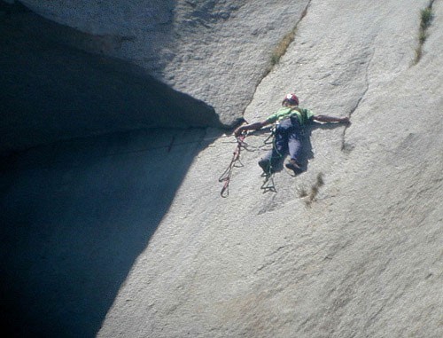 Chris McNamara on the last move on the Great Roof on The Nose of El Ca...
