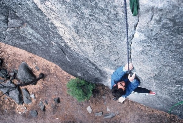 Mike Hernandez follows the first pitch of Church Bowl Tree &#40;5.10b&#41;