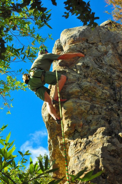 Mike Hernandez TRs "The Temptress" &#40;5.11b&#41;