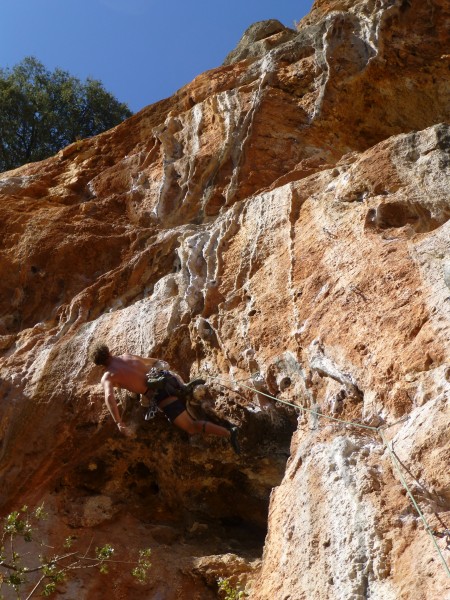 Me resting on a fantastic kneebar on some 7a