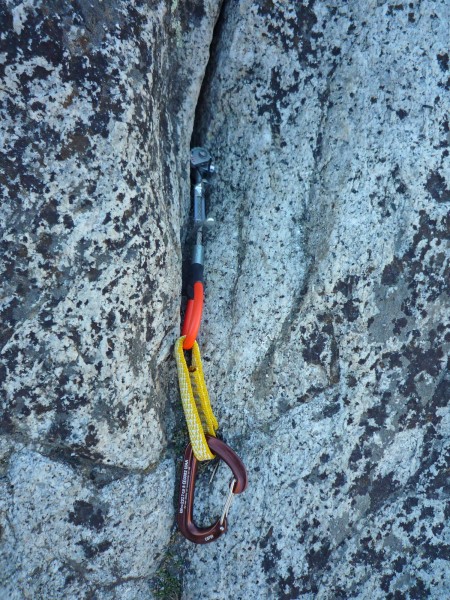Show the Metolius Offset Master Cam in a Yosemite pin scar. &#40;side ...
