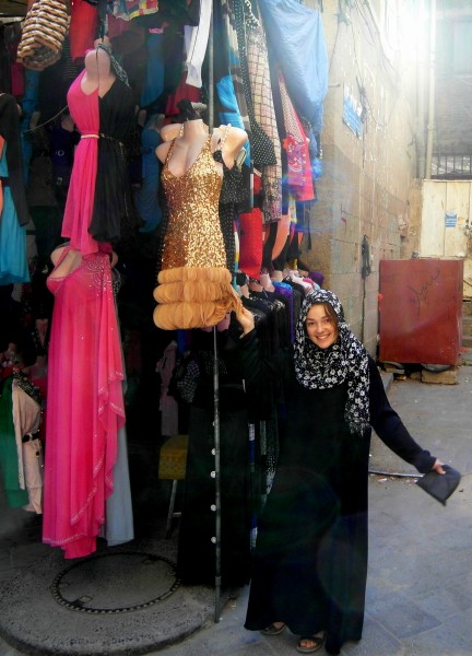 Underneath the modest black veils, Yemeni women wear very skimpy cloth...