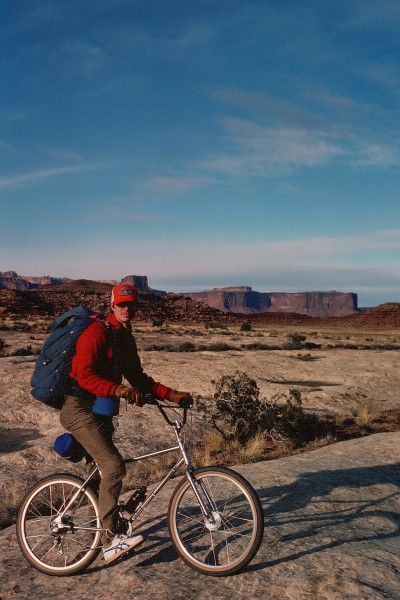 Yer loyal scribe on the southern part of the White Rim.  Style points ...